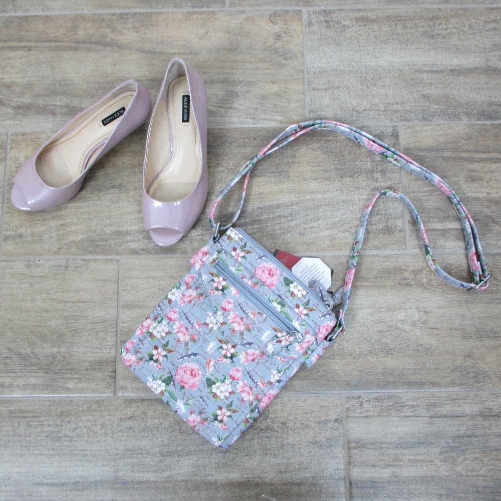 *NWT* Lavander Floral Cross-Body Handbag